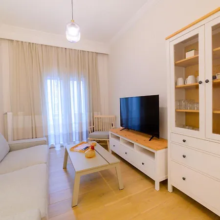 New Modern 2nd Floor דירה