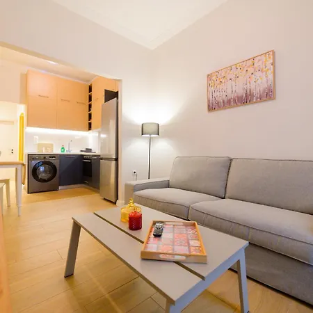 New Modern 2nd Floor דירה *
